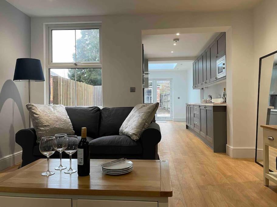 May Cottage In Stratford Upon Avon Екстер'єр фото